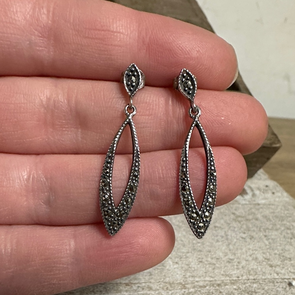 925 sterling silver great shape marcasite stamped SU solid well made earrings - Picture 3 of 8